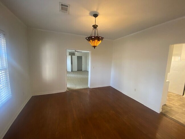 Foto del edificio - Large home located at 109 River Park Drive