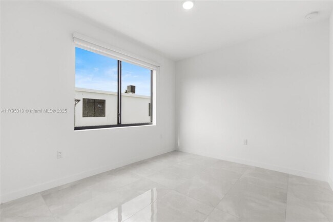 Foto del edificio - 14530 SW 261st St