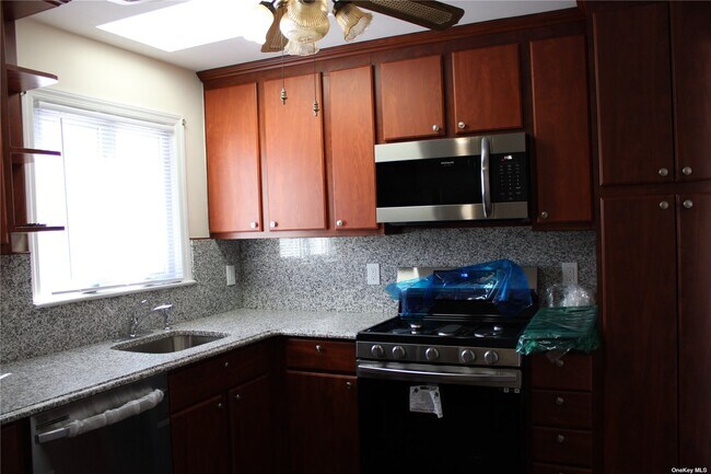 Foto del edificio - 37 Hemlock St