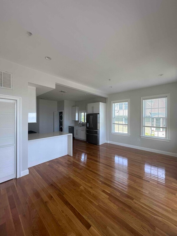 Building Photo - 148 Winthrop Shore Dr