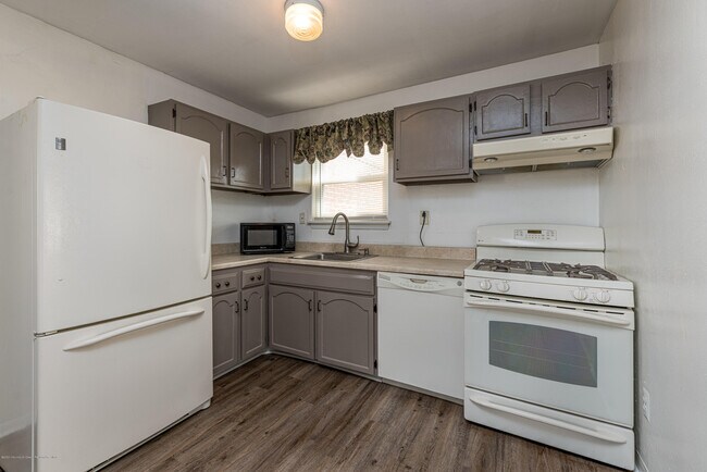 Foto del edificio - 140 Primrose Ln