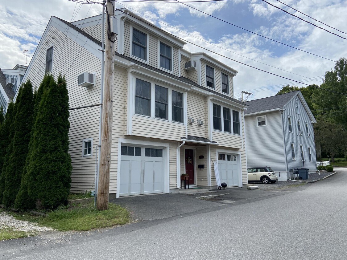12 Union St, Hallowell, ME 04347 Townhome Rentals in Hallowell ME
