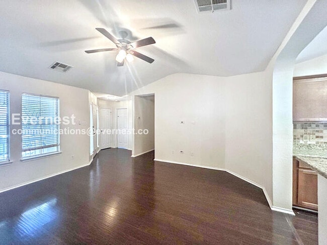 Building Photo - 317 Strawn