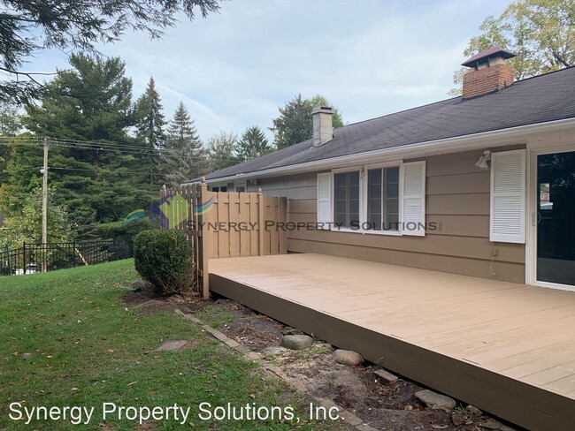 Building Photo - 3 br, 1 bath House - Middle Bellville Rd 1...