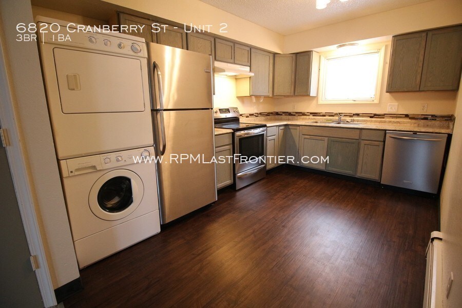 Primary Photo - 6820 Cranberry St