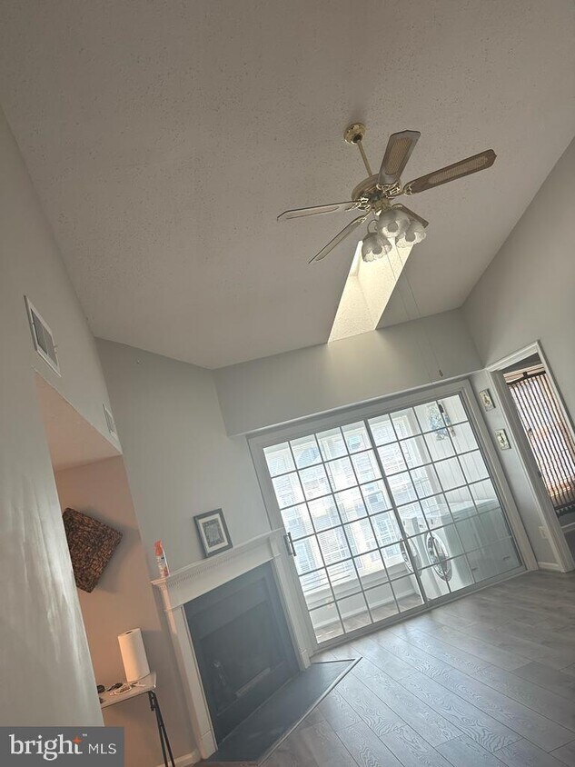 113 Prosperity Ave SE Unit E, Leesburg, VA 20175 Room for Rent in