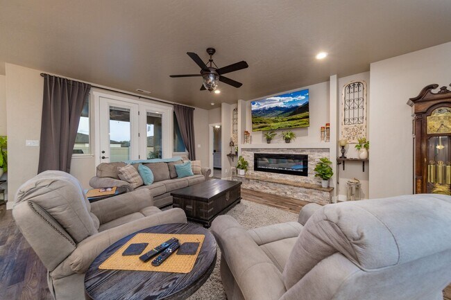 Foto del edificio - TWO WEEKS FREE RENT!