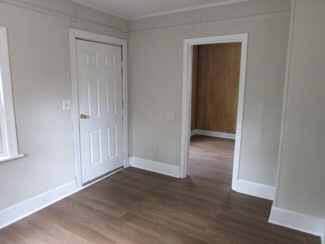 Foto del edificio - Small Single Family Home