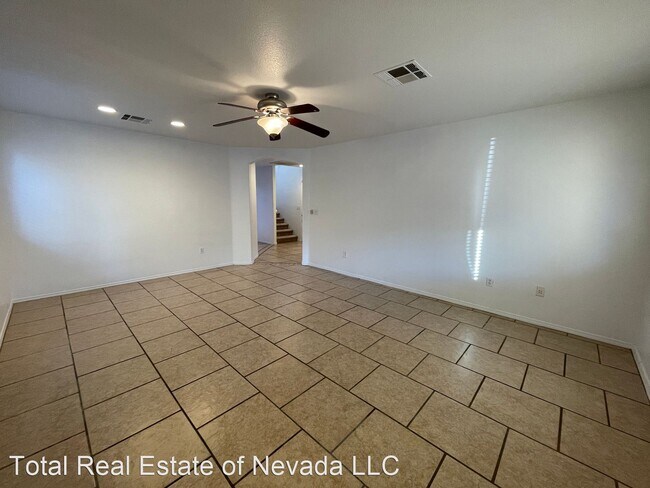 Building Photo - 3 br, 2.5 bath House - 10452 MIHELA Ave