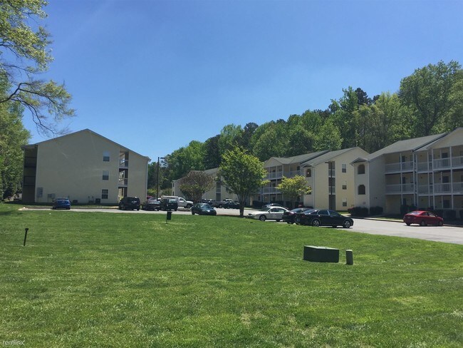 Foto del edificio - 1100 Ray Suggs Pl NW