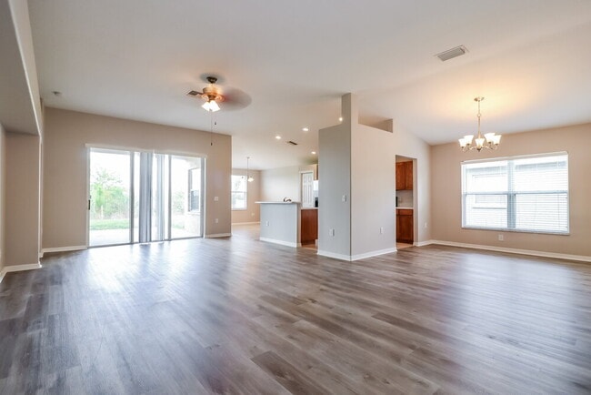 Building Photo - 4545 Marchmont Blvd
