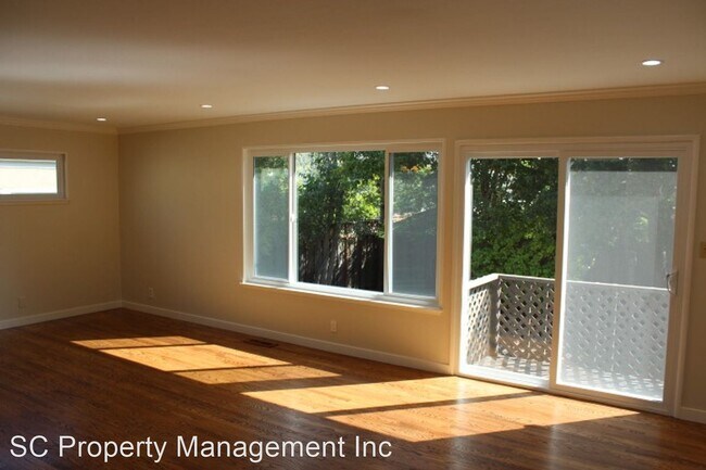 Building Photo - 2 br, 1.5 bath House - 1501 Locust St