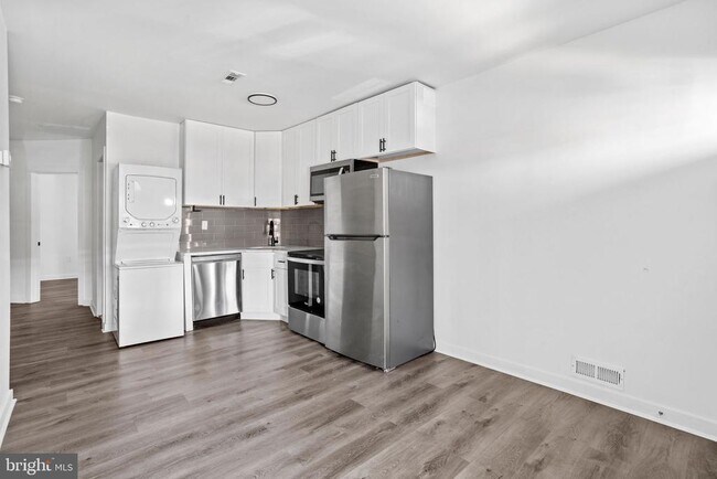 Building Photo - 6422 Haverford Ave