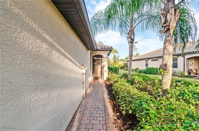 Foto del edificio - 9101 Water Tupelo Rd