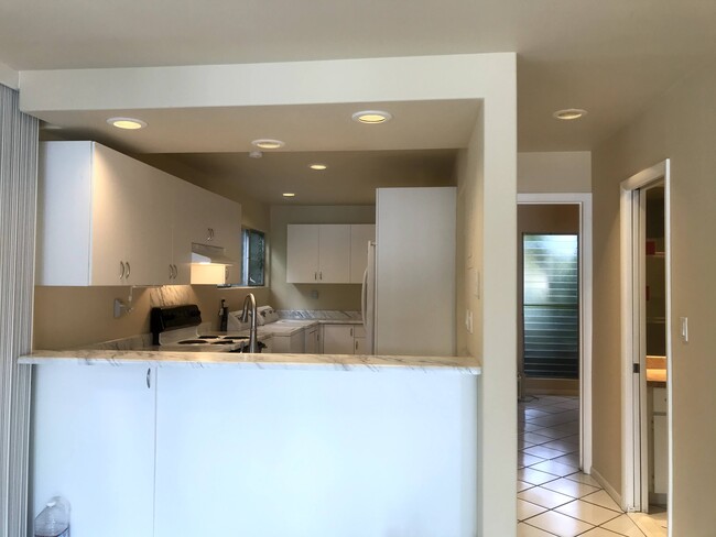Building Photo - 444 Lunalilo Home Rd