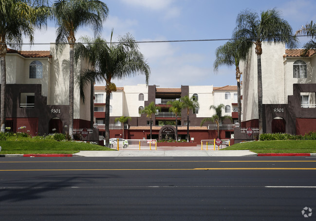 Entrada Sunset Terrace - Sunset Terrace Apartments Homes