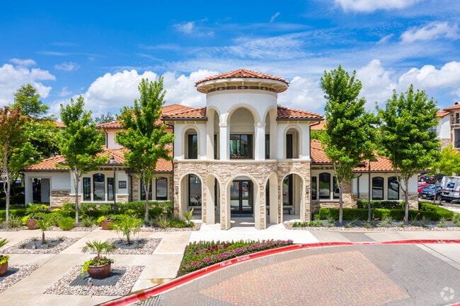 Leasing Office - Serene La Villita
