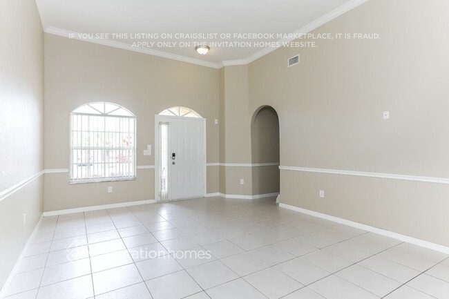 Building Photo - 16960 SW 141st Ave