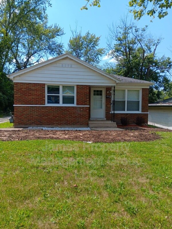 Foto principal - 17118 Highland Ave