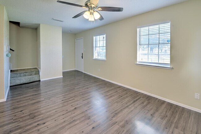 Building Photo - 54 E Mountain Creek Ct, 6