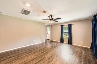 Building Photo - 1352 Winding Willow Dr