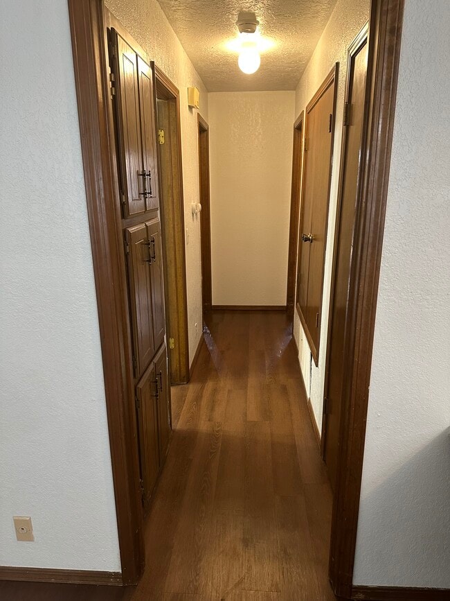 Building Photo - 1508 E Proctor Ave