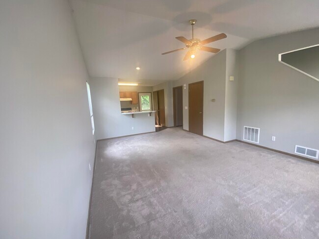 Building Photo - 5827 E Limoges Dr