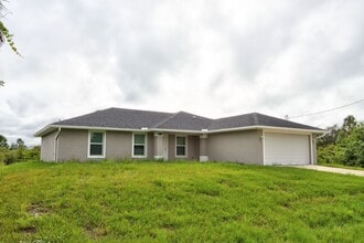 Building Photo - 6014 Laura Ave N
