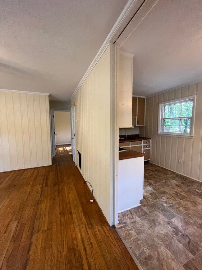 Building Photo - Elm Avenue (13001), Laurinburg, NC 28352