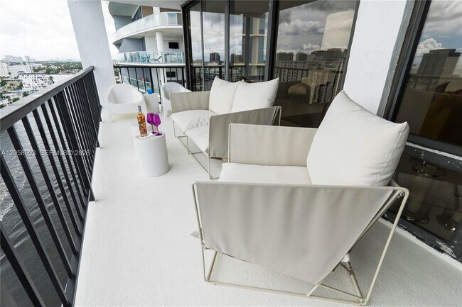 Foto del edificio - 936 Intracoastal Dr