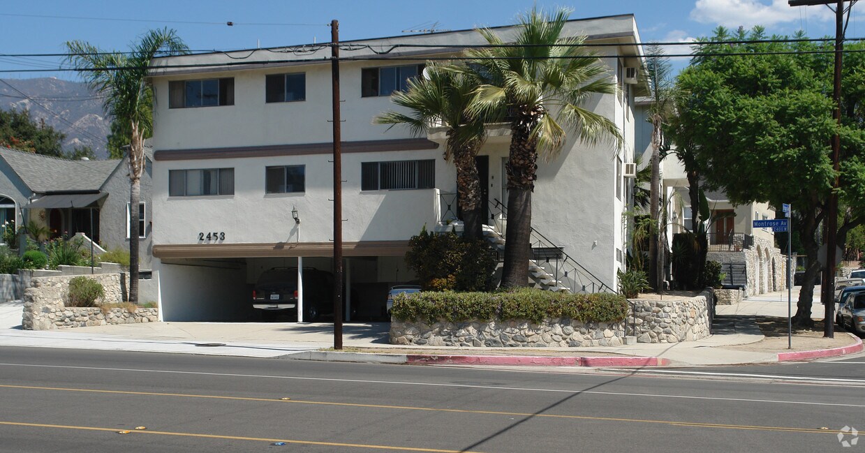 Building Photo - 2453 Montrose Ave