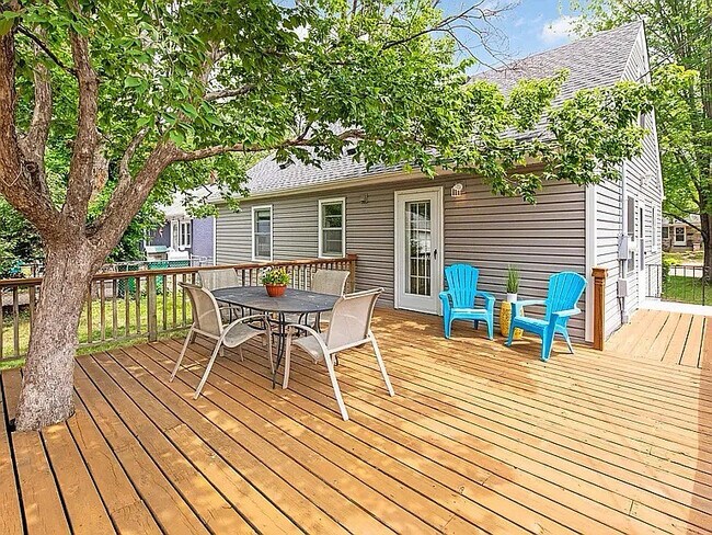 Foto del edificio - 4147 Yates Ave N