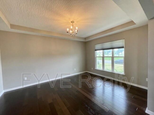Building Photo - 3473 Whispering Pines Loop N