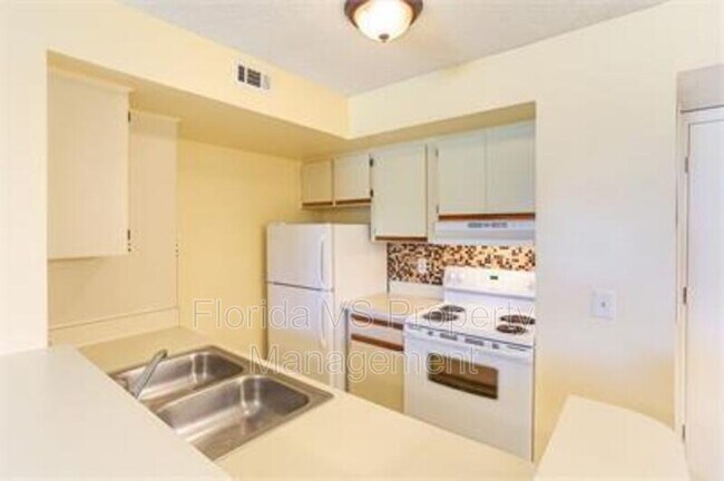 413 Fountainhead Cir Unit 131 photo'