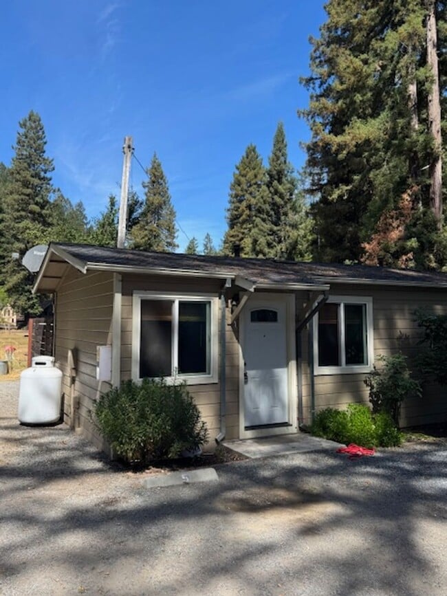 Building Photo - 10381 CA-116