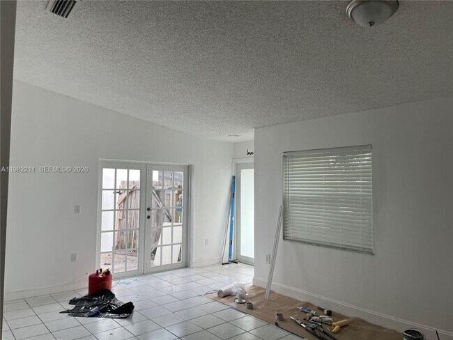 Foto del edificio - 13485 SW 28th St