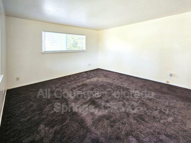 Building Photo - 1129 Cree Dr