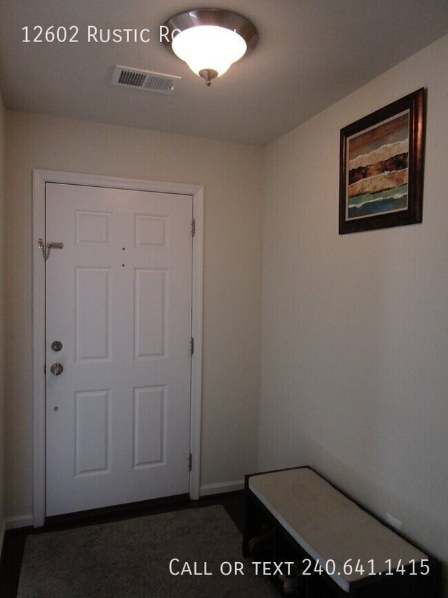 Foto del edificio - 12602 Rustic Rock Ln