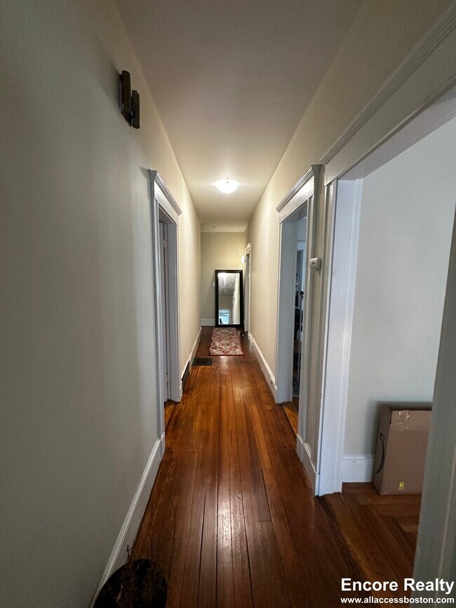 Foto del edificio - 18 Hunnewell Ave