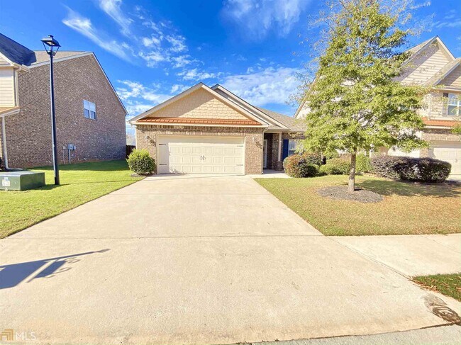 Building Photo - 341 Clover Brook Dr