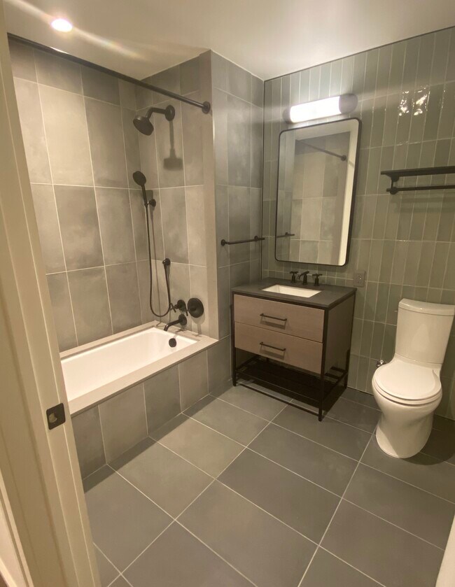 Foto del edificio - 1425 Hudson St