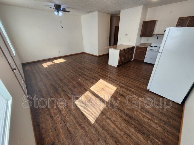 Foto del edificio - 2476 N Main St