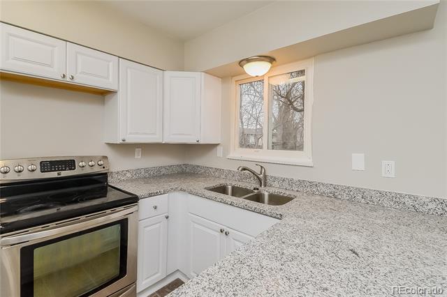 Building Photo - 1430 Luna Vista St