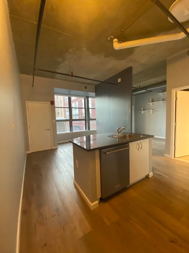 Building Photo - 1300 N St NW