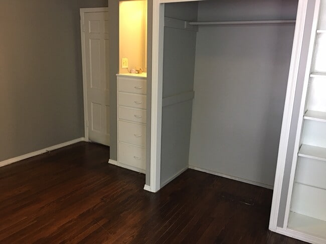 Foto del edificio - 2725 E 1st St