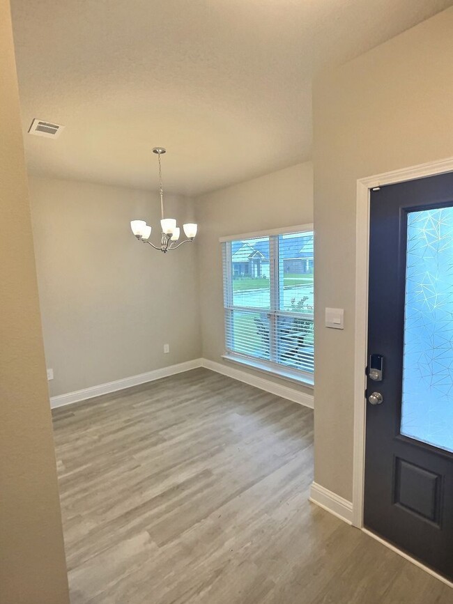 Building Photo - 3 BD 2 BA Home located in the Ocean Springs School District