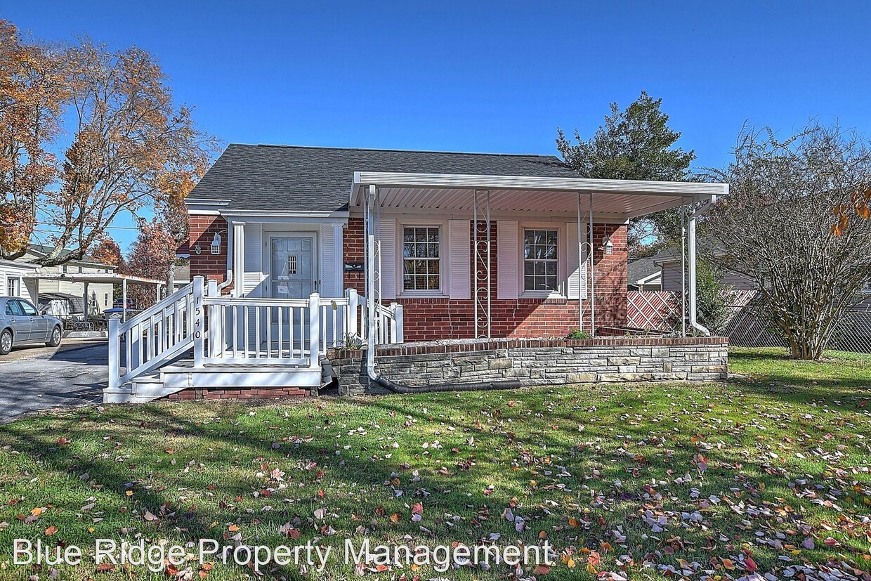 Primary Photo - 3 br, 2 bath House - 1540 Pineola Avenue