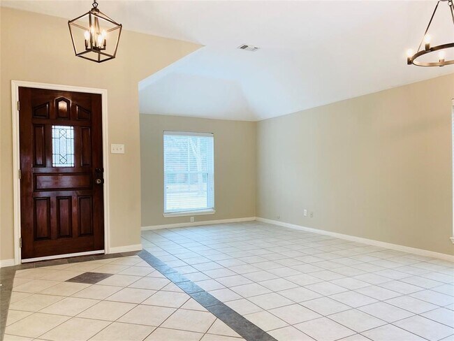 Foto del edificio - 3727 Bartons Ln