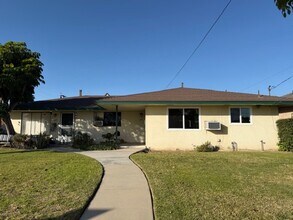 Building Photo - 405-407 E Puente St