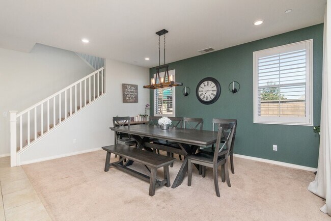 Building Photo - 31877 Wild Ginger Pl